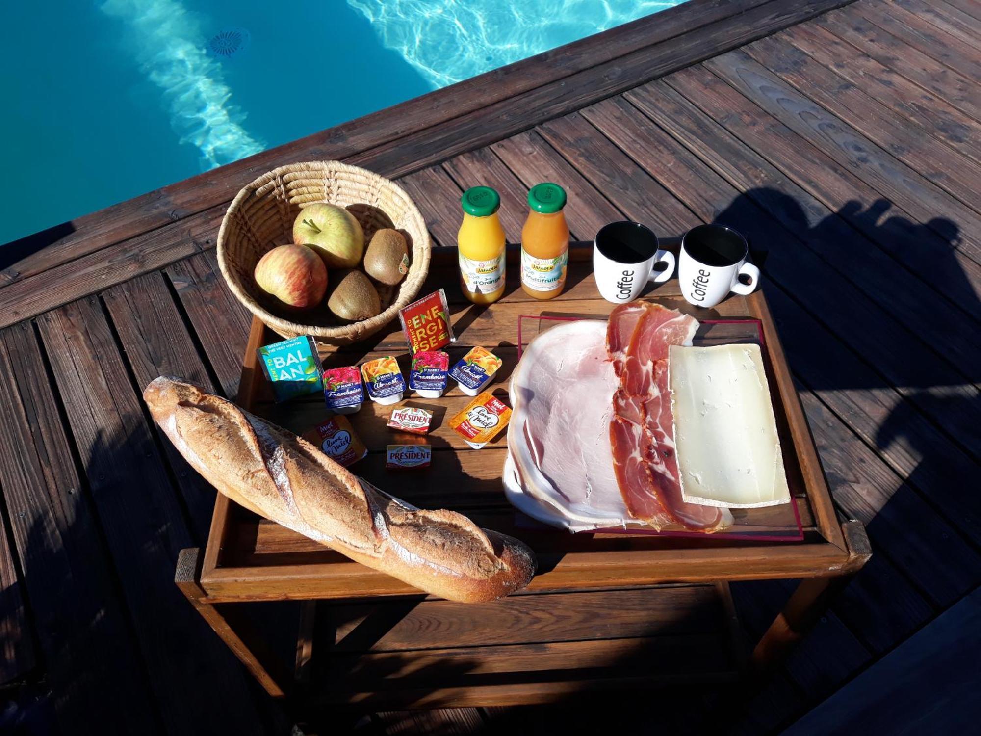 L'atelier D'adrien Homestay Lesgor